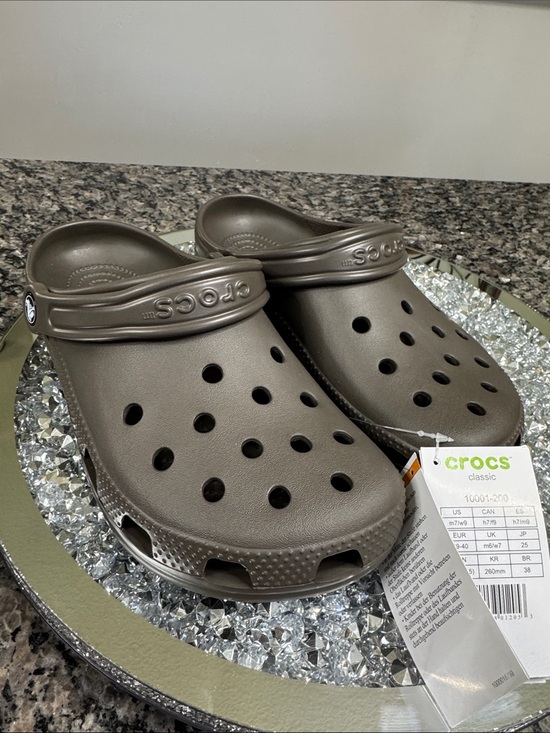 CROCS Shoes - CROCS Classic Clog in chocolate NEW M7 W9